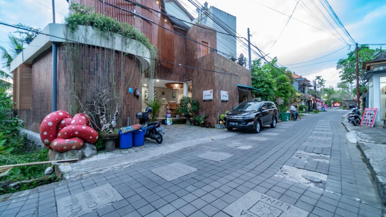 Juli House By Mahaputra Hotel อูบุด ภายนอก รูปภาพ